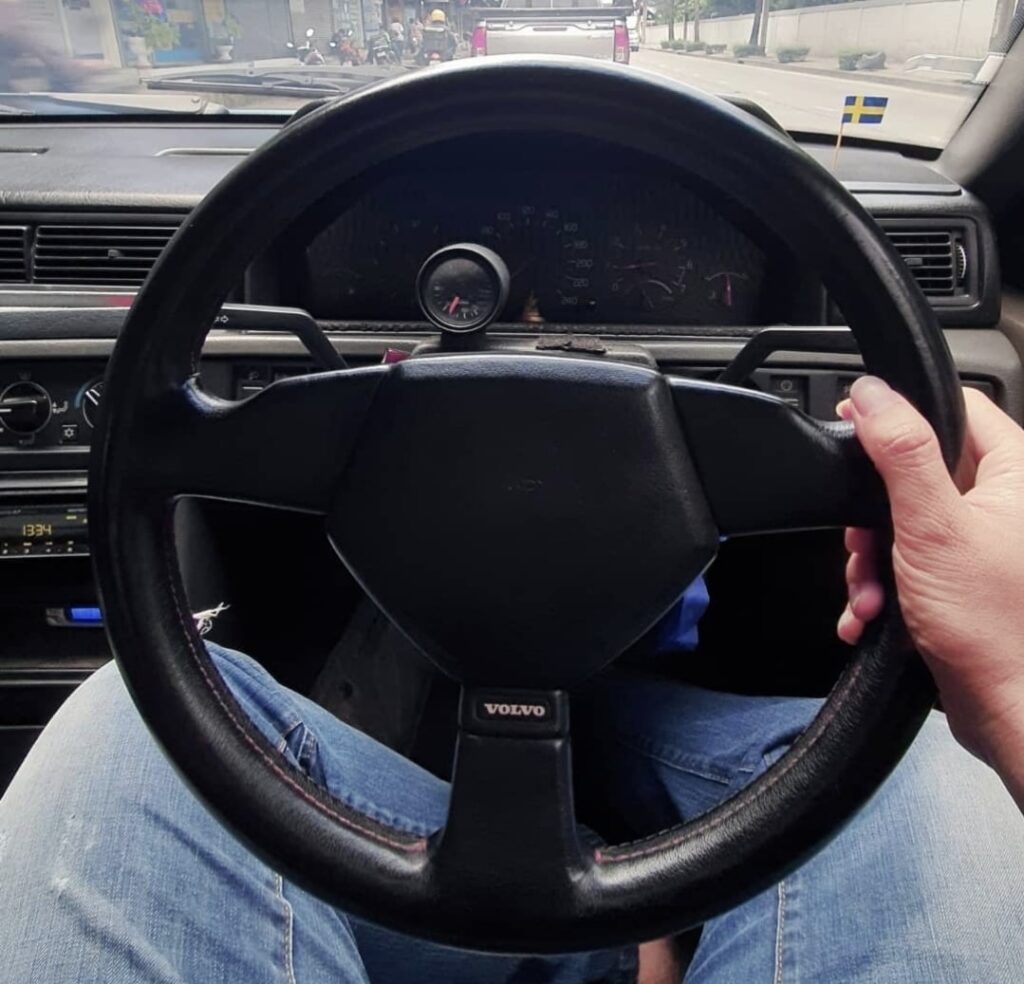 พวงมาลัย Volvo Roma