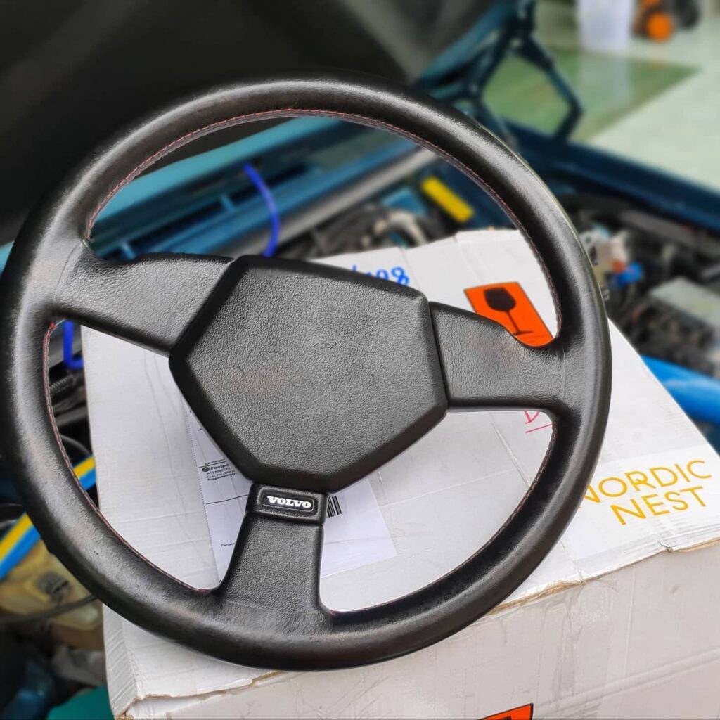 พวงมาลัย Volvo Roma