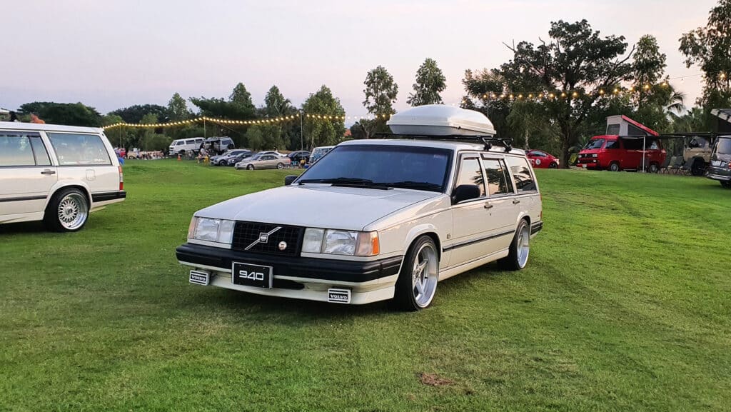 รีวิว Volvo 940 แวนสีขาว ในงาน Amata Spring Classic d’Elegance 2023