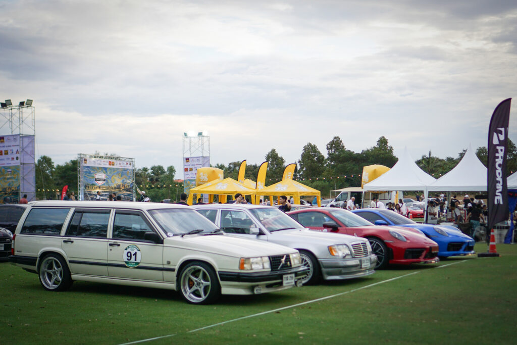 Volvo 940 แวนสีขาว ในงาน Amata Spring Classic d’Elegance 2024