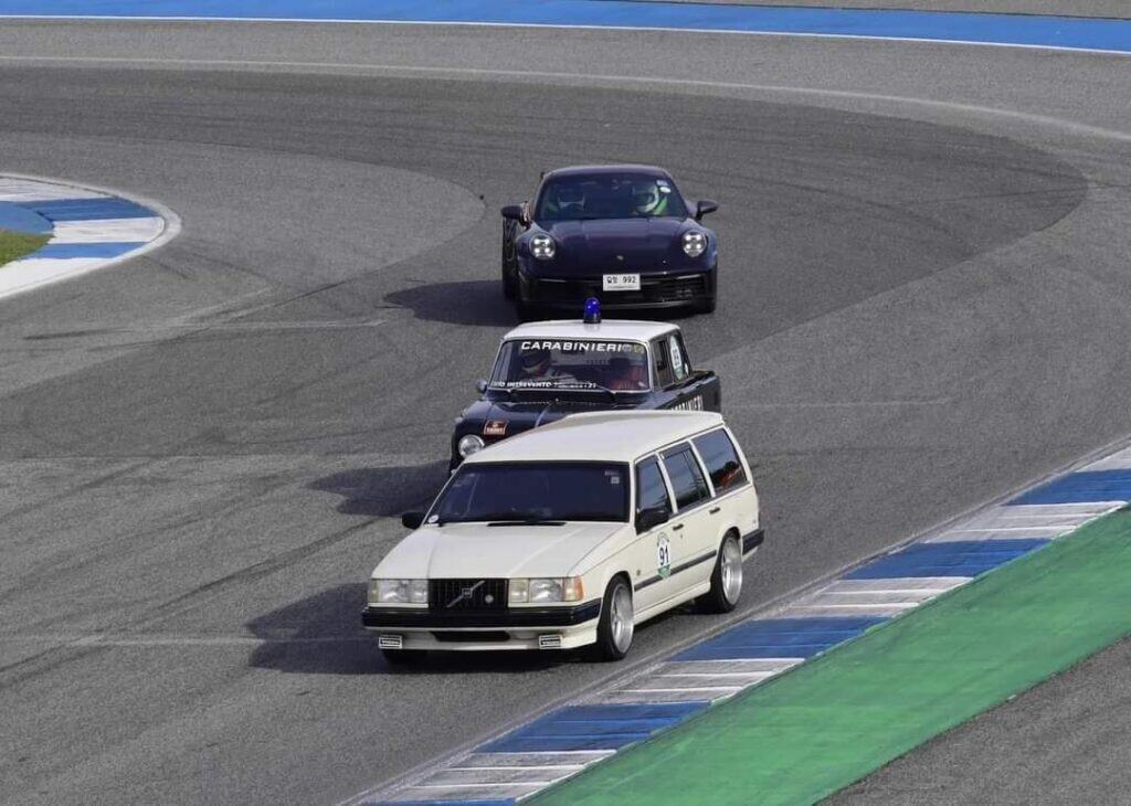 Volvo 940 แวน ลงสนามช้างในงาน Chang Classic Car Revival 2024