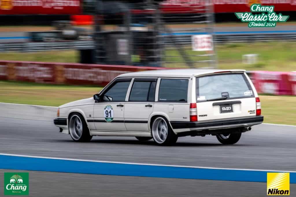 Volvo 940 แวน ลงสนามช้างในงาน Chang Classic Car Revival 2024