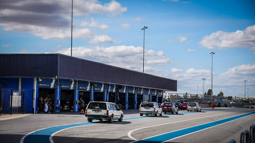 Volvo 940 Turbo ในงาน Chang Classic Car Revival 2025 บนสนามช้าง บุรีรัมย์